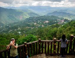 observation deck at Mines View Park in baguio philippines